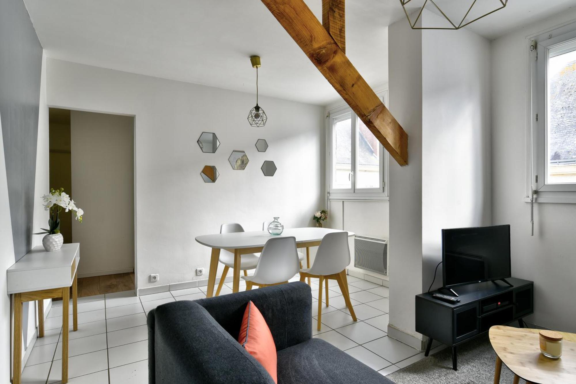 3 Ch Centre Proche Gare Wifi Ile Millocheau Apartment
